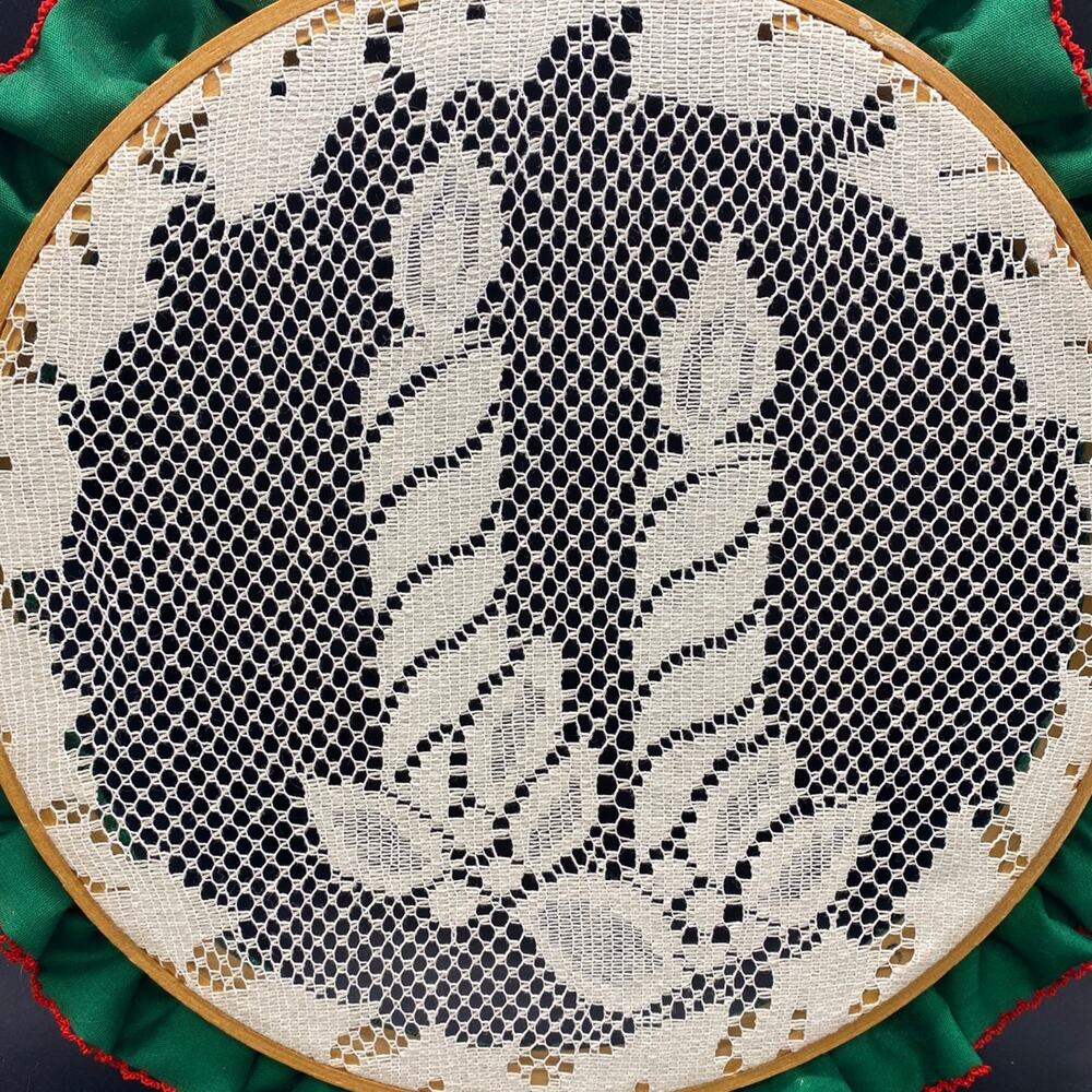 Christmas Hoop Framed Lace Wall Hanging Candles Ruffled Fabric Trim Handmade - Picture 2 of 4